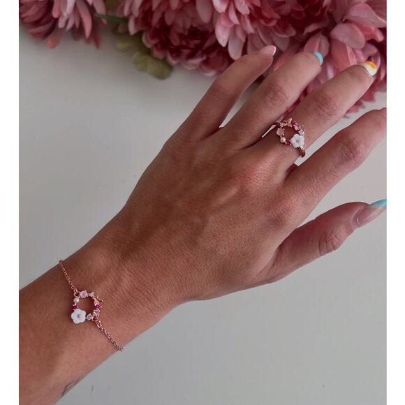 RETAIL $25*Kinsley Armelle Kalysa Collection Rose Gold Fleur Ring - Picture 2 of 2